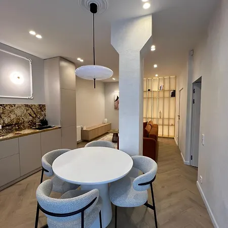 Meridian View Old Town Apartment