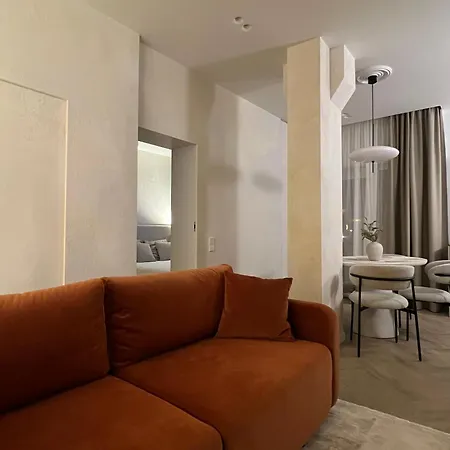 Meridian View Old Town Apartment