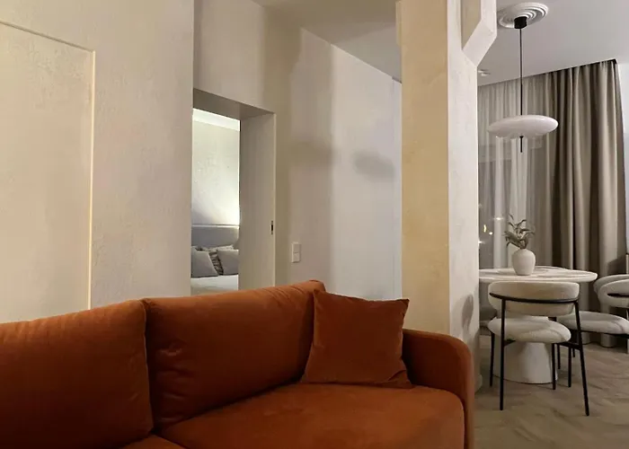 Meridian View Old Town Apartment